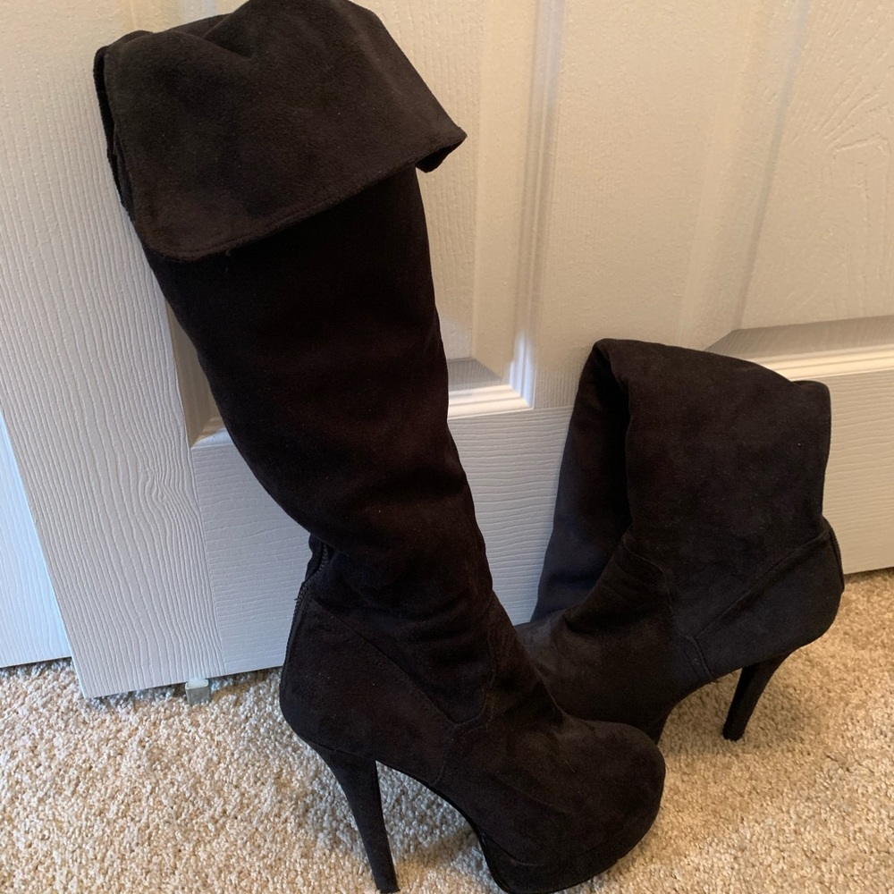 Size 8.5 Black suede knee high Kardashian boots
